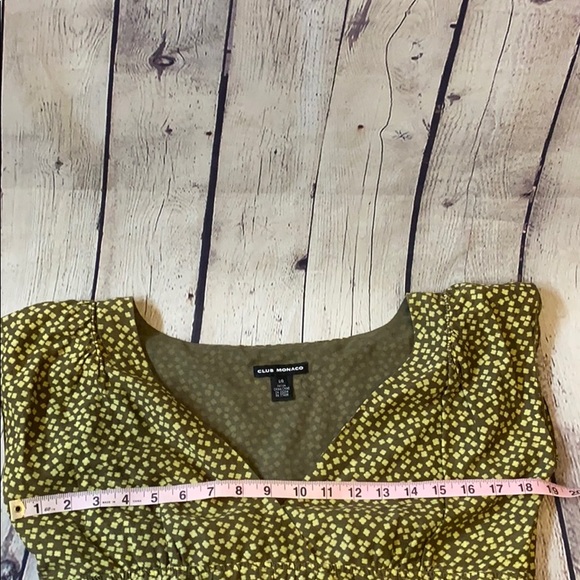 Club Monaco quatrefoil olive gold ruffle sleeve L - Picture 4 of 8